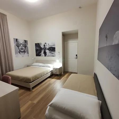 לינה וארוחת בוקר Toledo Place נאפולי